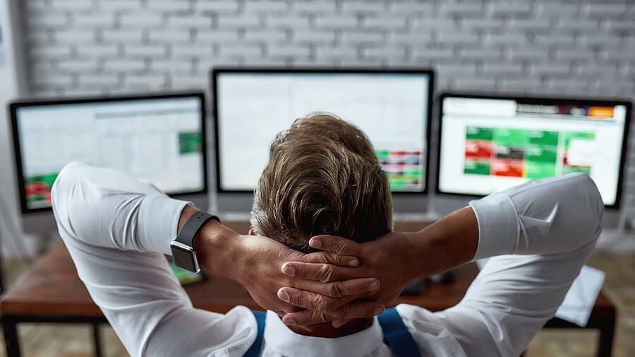 man watching a reverse energy auction